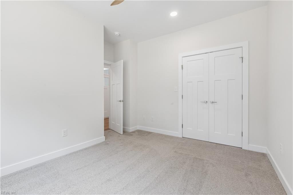 6912 Sunset Cove Ln Property Photo 4