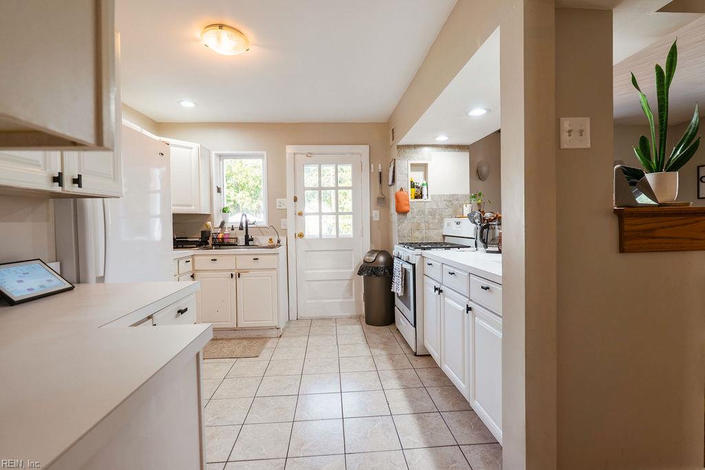 40 Pear Ave Property Photo 9