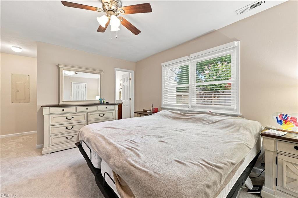 977 Oak Forest Ct Property Photo 11