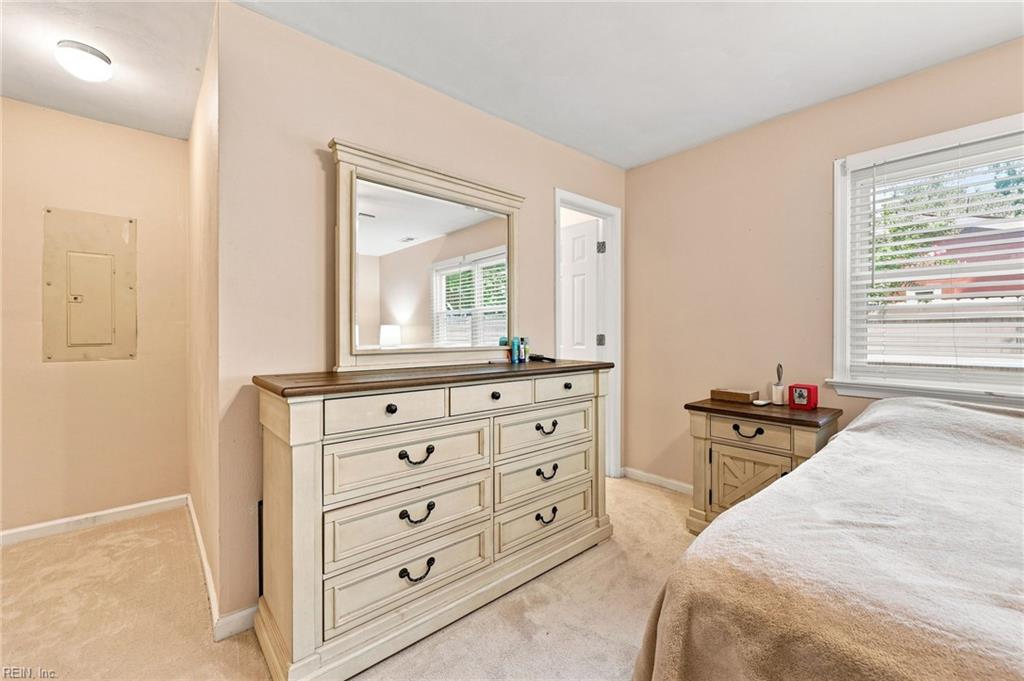 977 Oak Forest Ct Property Photo 20