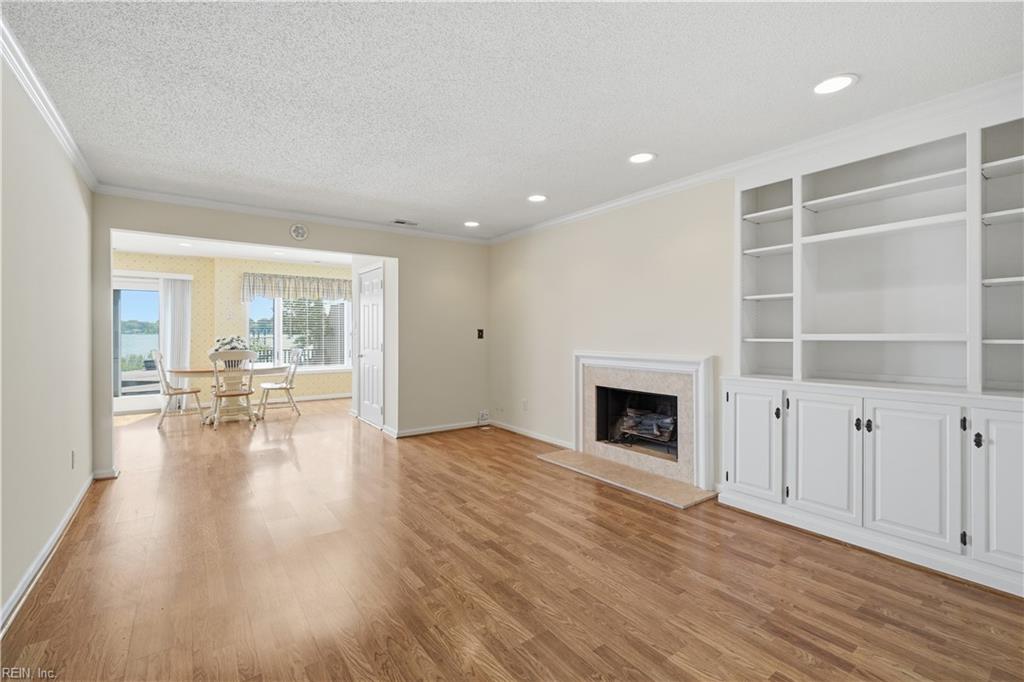 4291 Hatton Point Ln Property Photo 14