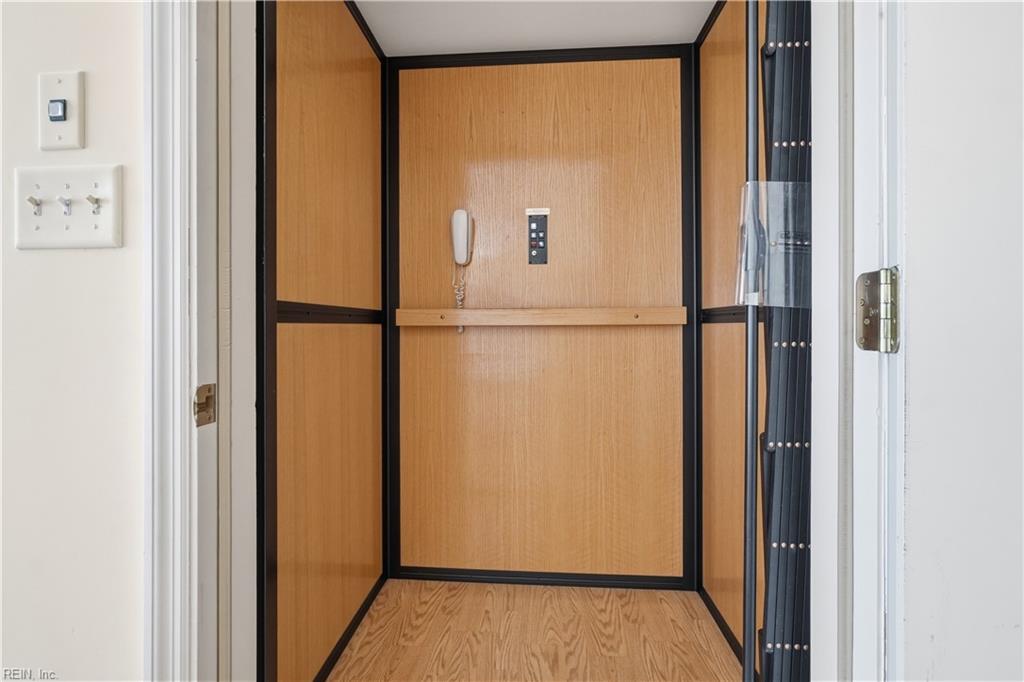 4291 Hatton Point Ln Property Photo 23