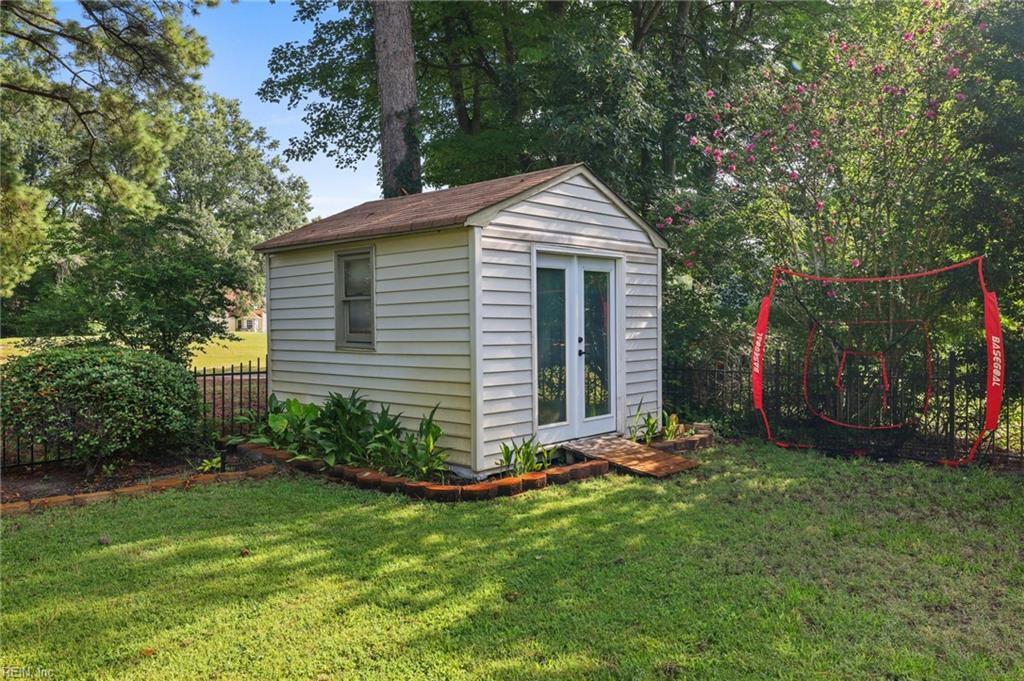 1004 Fairway Dr Property Photo 44