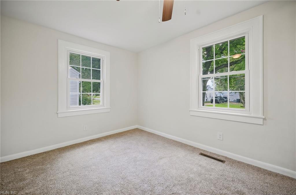 2705 Verell St Property Photo 12