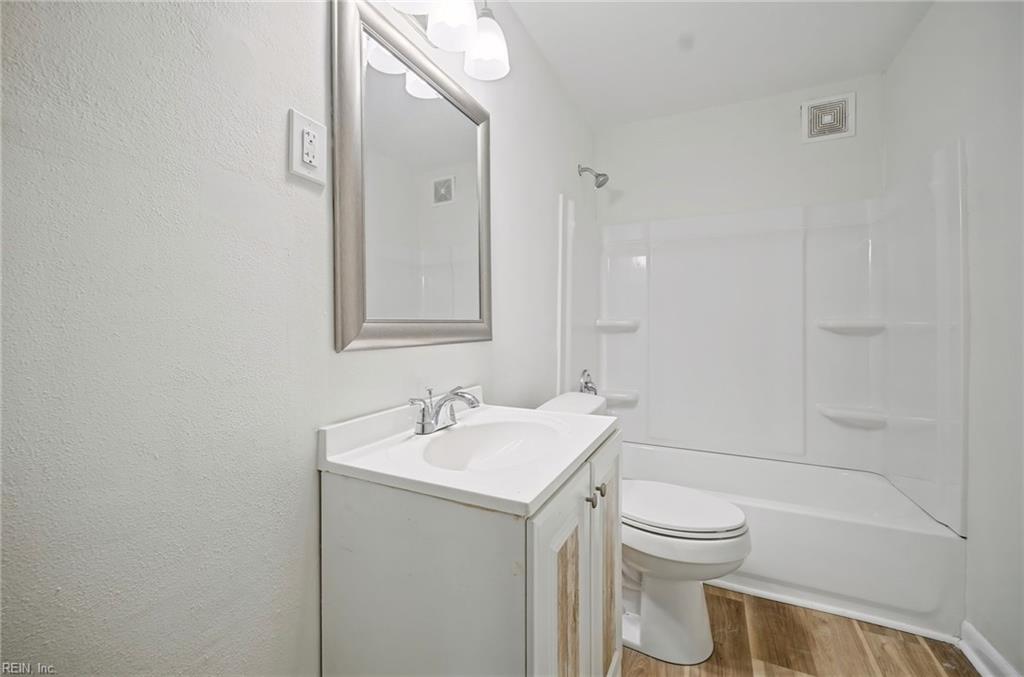 2705 Verell St Property Photo 17