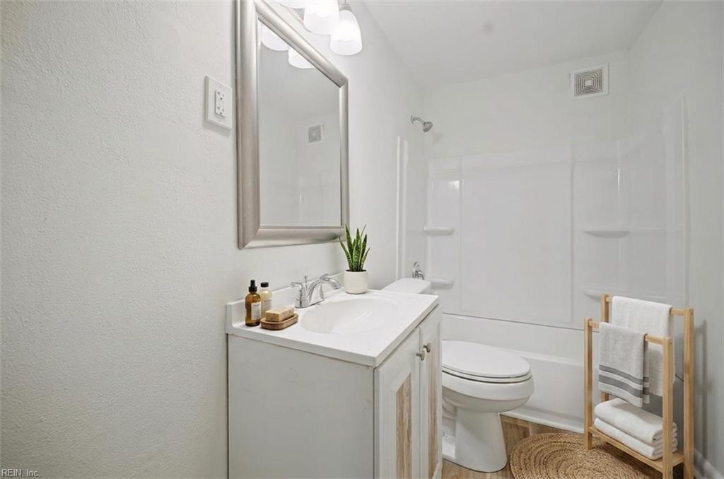2705 Verell St Property Photo 18