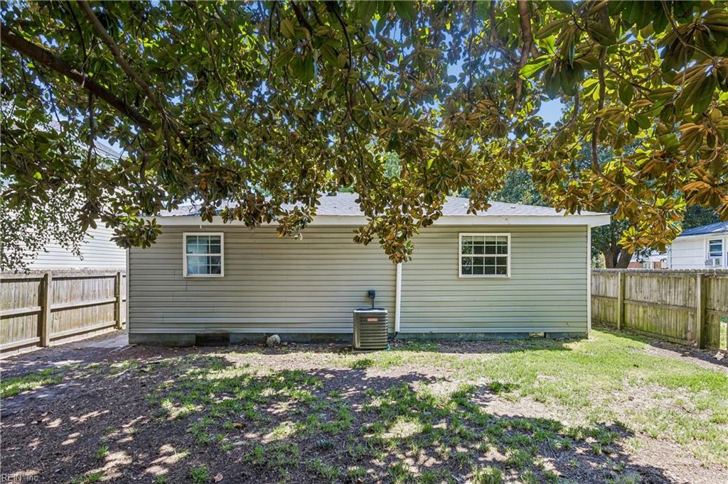 1810 Martin Ave Property Photo 29