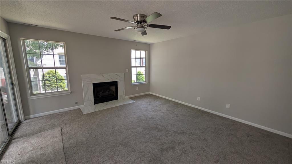 12912 Daybreak Cir Property Photo 2