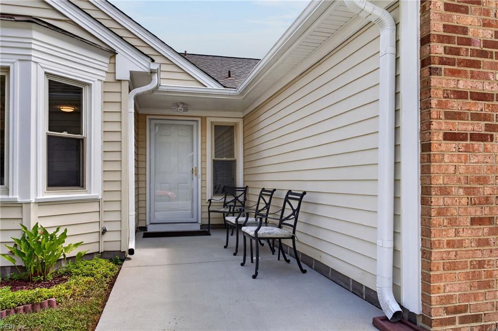 2000 Trumbull Ct Property Photo 2