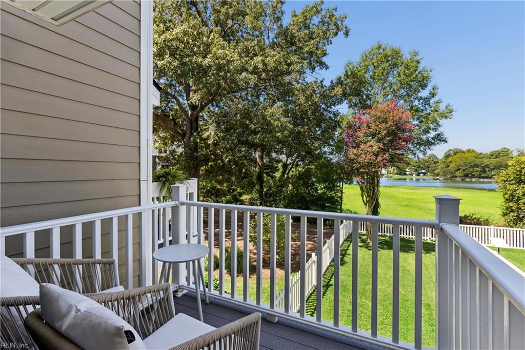557 Westport St Property Photo 11