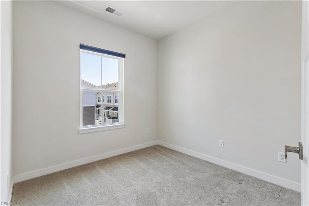 557 Westport St Property Photo 36