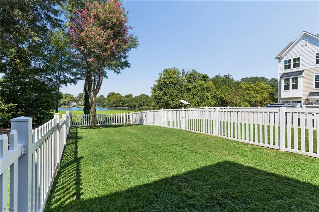 557 Westport St Property Photo 42