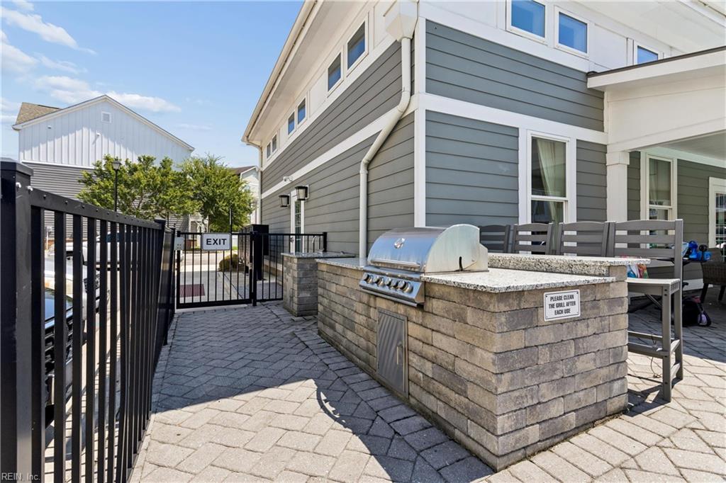 557 Westport St Property Photo 46