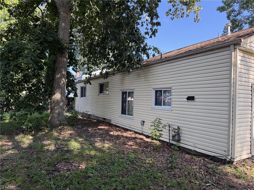 230 Longmeadow Dr Property Photo 2