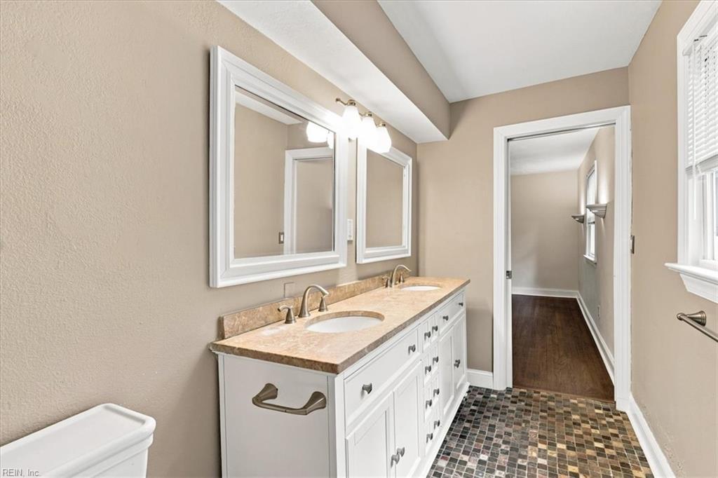 3040 Edinburgh Dr Property Photo 13