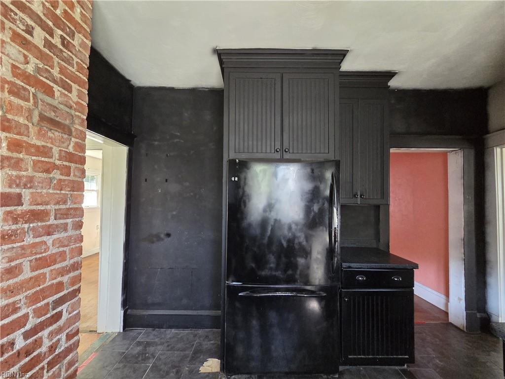 232 53rd St Property Photo 13