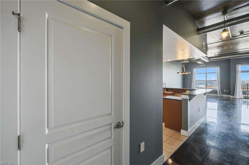 123 College Pl Property Photo 2