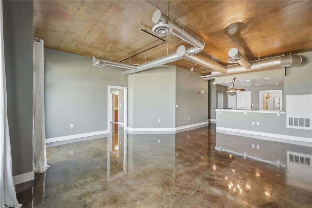 123 College Pl Property Photo 7