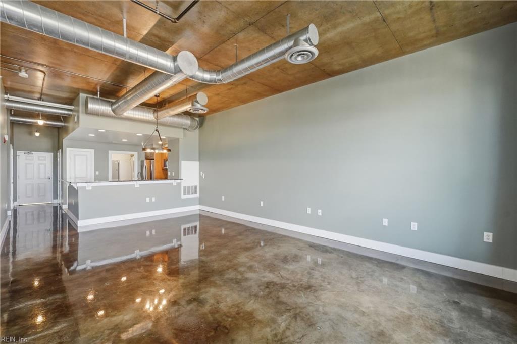 123 College Pl Property Photo 10