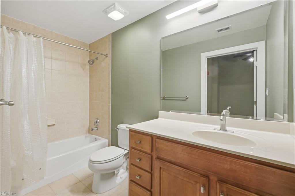 123 College Pl Property Photo 25