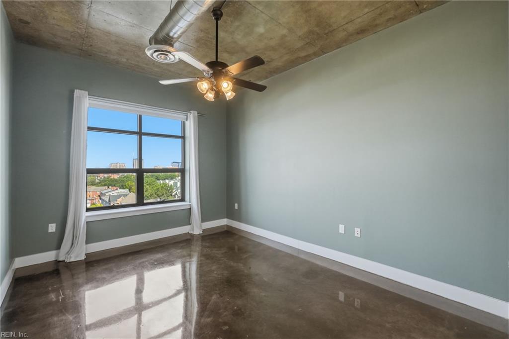 123 College Pl Property Photo 28