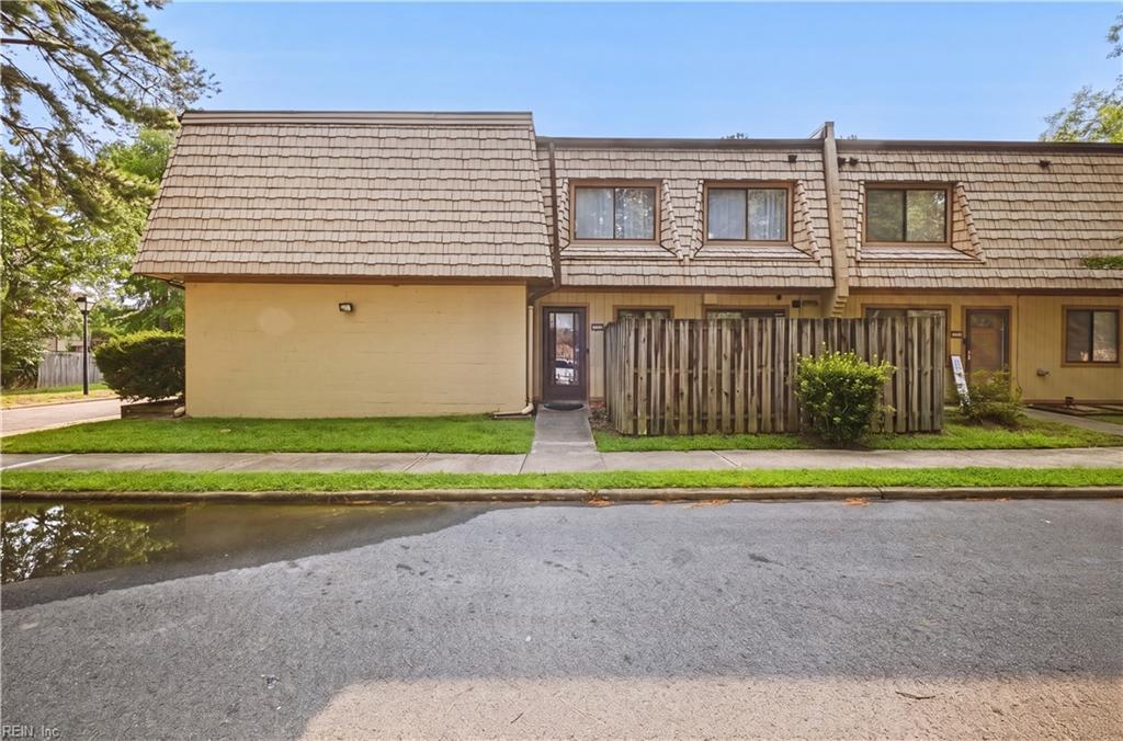 1274 Pacifica Ct Property Photo 2