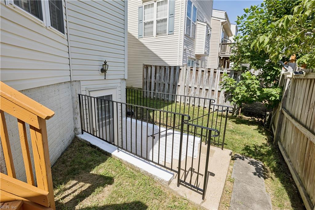 9741 Plaskett Forest Ln Property Photo 44