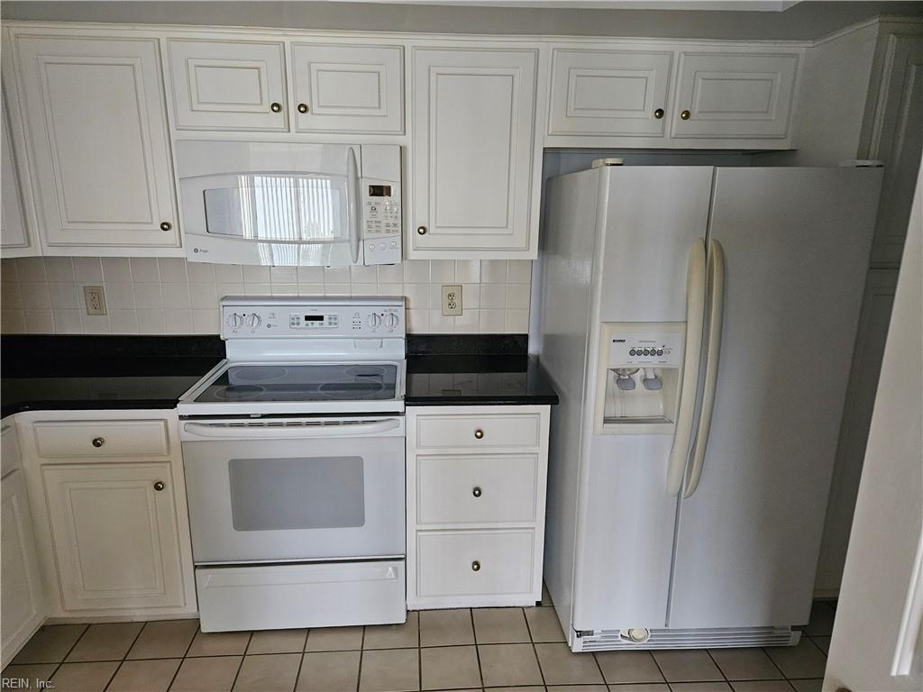 7505 River Rd Property Photo 3