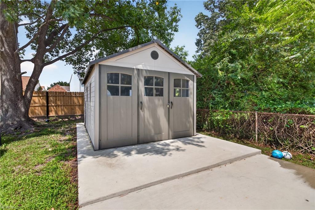 1919 Seward Dr Property Photo 20