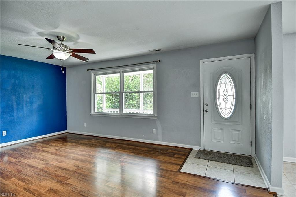436 Dauphin Ln Property Photo 6