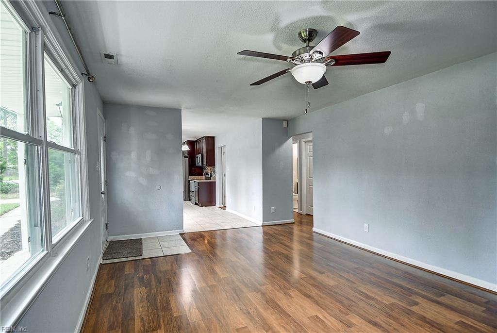 436 Dauphin Ln Property Photo 8