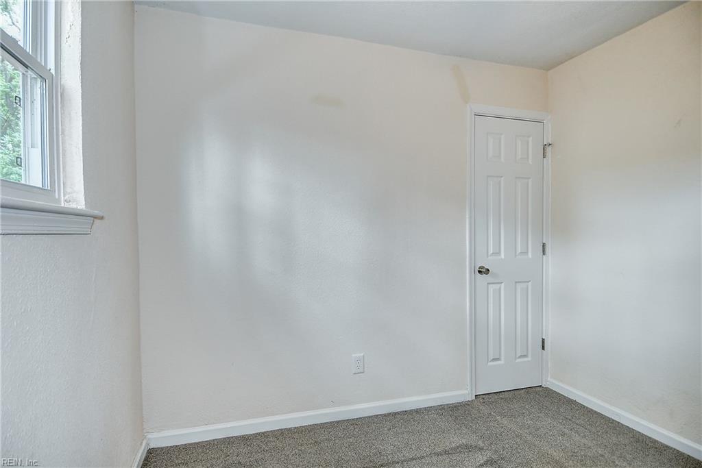 436 Dauphin Ln Property Photo 32