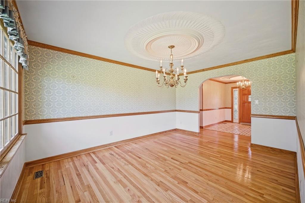 5853 Bernhowe Manor Ln Property Photo 7