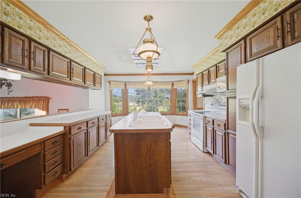 5853 Bernhowe Manor Ln Property Photo 11