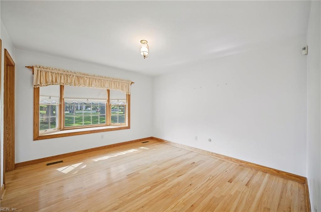 5853 Bernhowe Manor Ln Property Photo 15