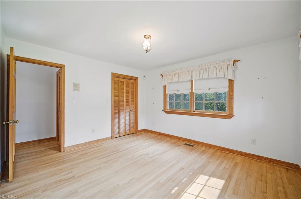 5853 Bernhowe Manor Ln Property Photo 17
