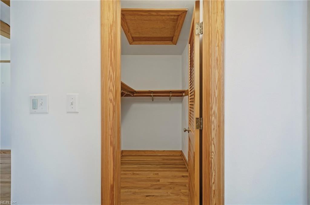 5853 Bernhowe Manor Ln Property Photo 20