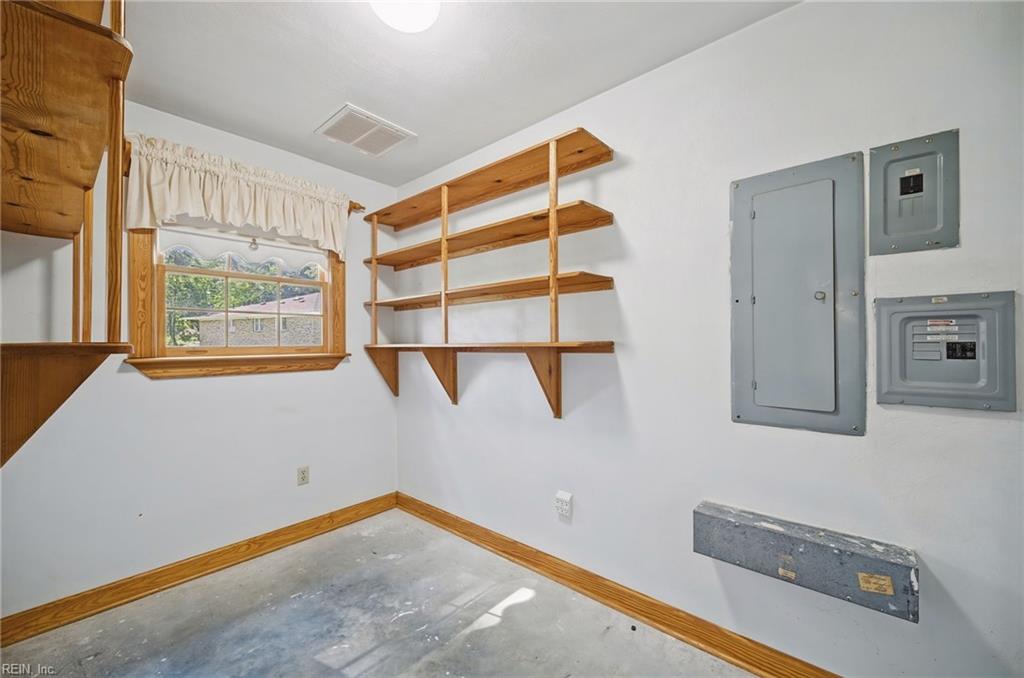 5853 Bernhowe Manor Ln Property Photo 29
