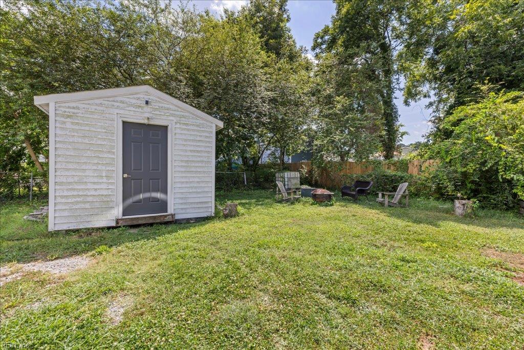427 Linden Ave Property Photo 31