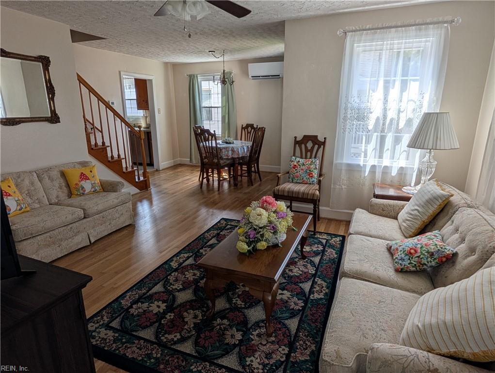 14 Plaza Dr Property Photo 3