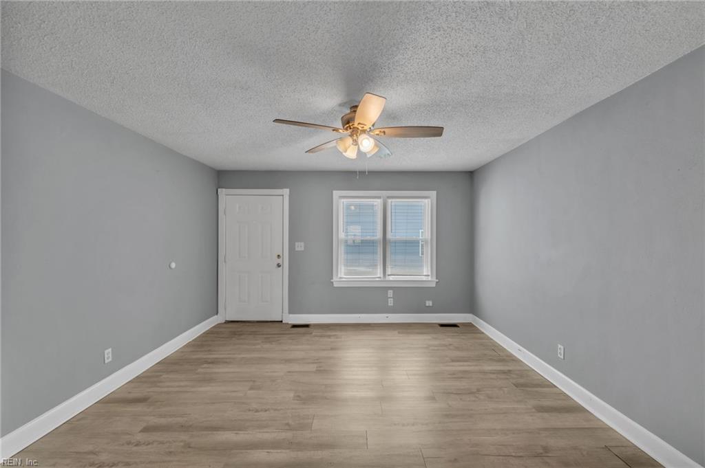 1228 Commerce Ave Property Photo 5