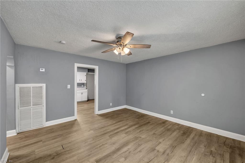 1228 Commerce Ave Property Photo 8