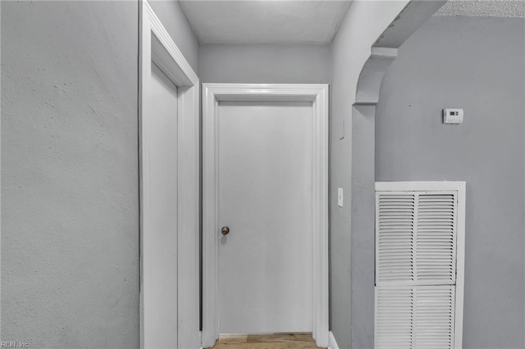1228 Commerce Ave Property Photo 11