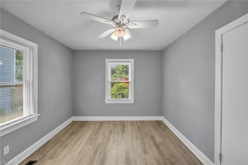 1228 Commerce Ave Property Photo 15