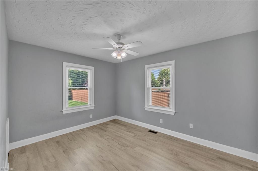 1228 Commerce Ave Property Photo 17