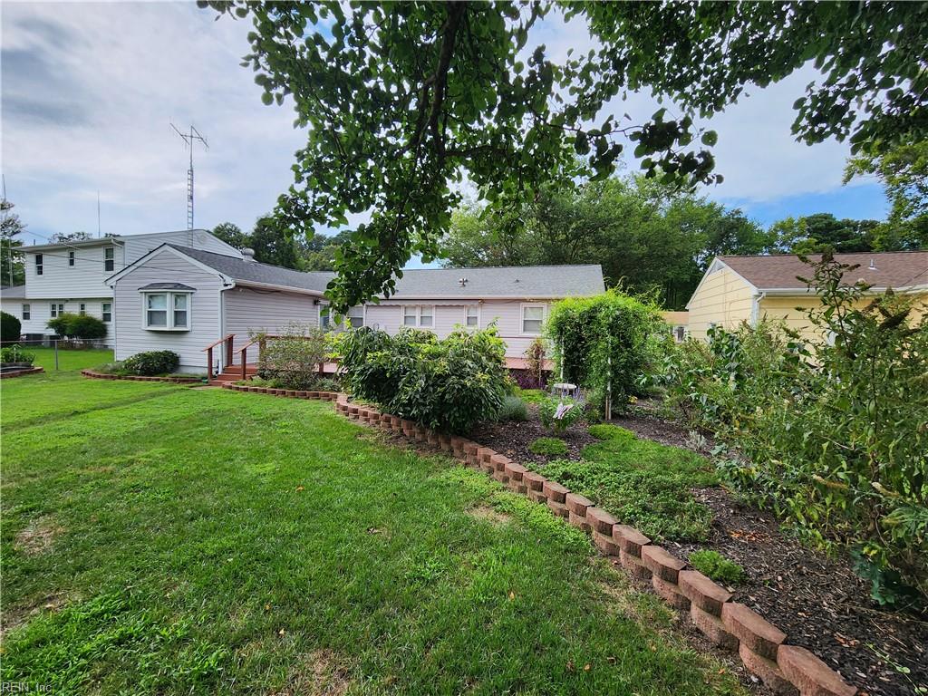 809 Burton St Property Photo 21