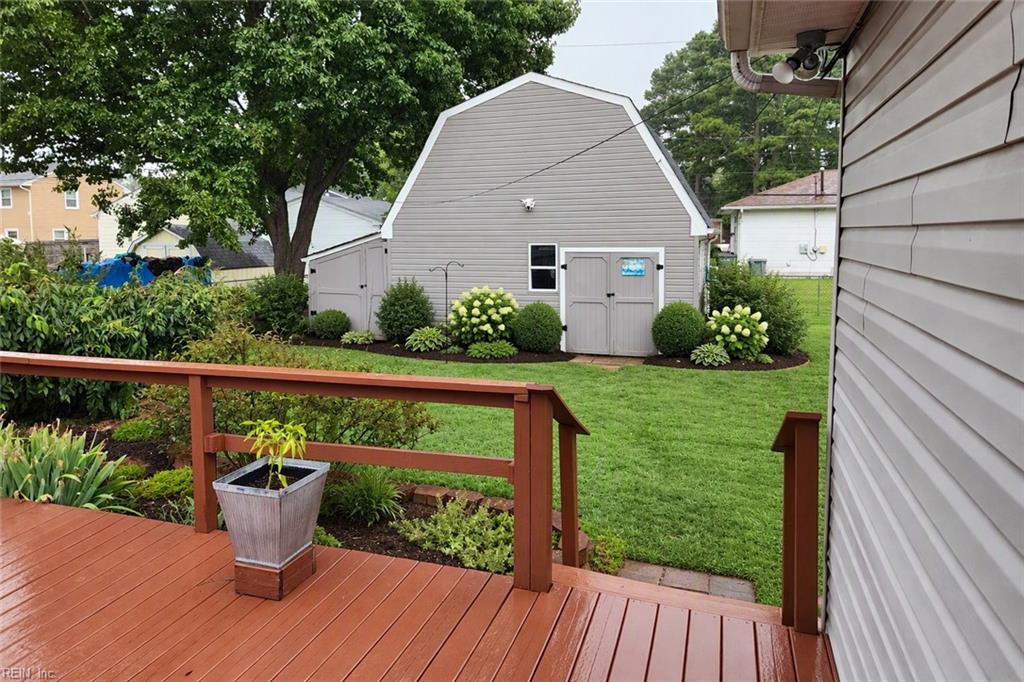 809 Burton St Property Photo 24