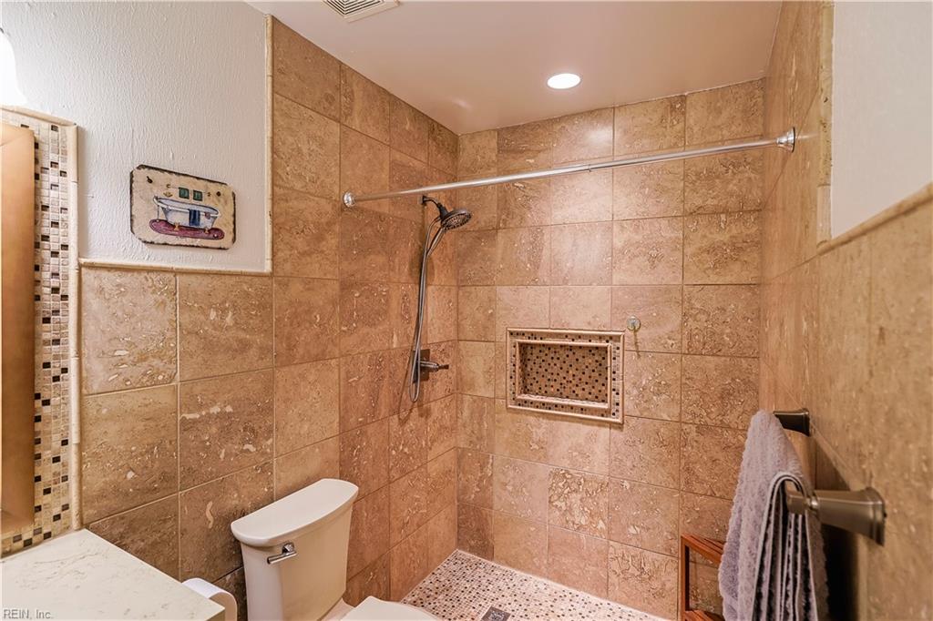 320 Esplanade Pl Property Photo 16