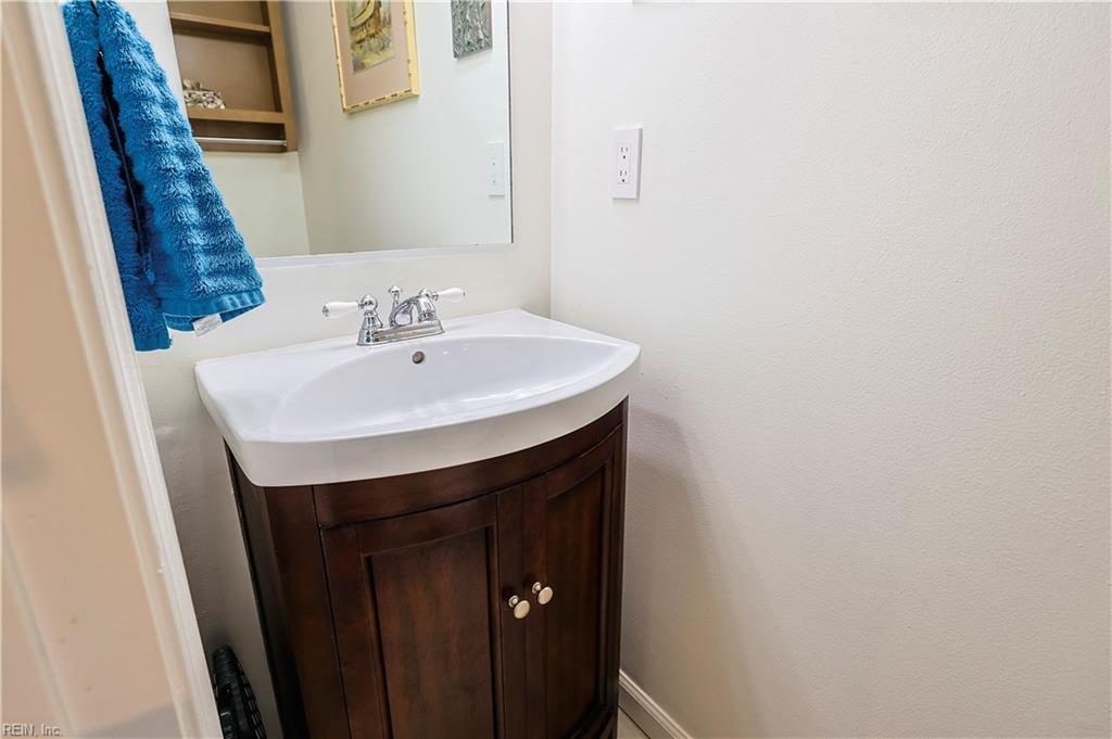 320 Esplanade Pl Property Photo 23
