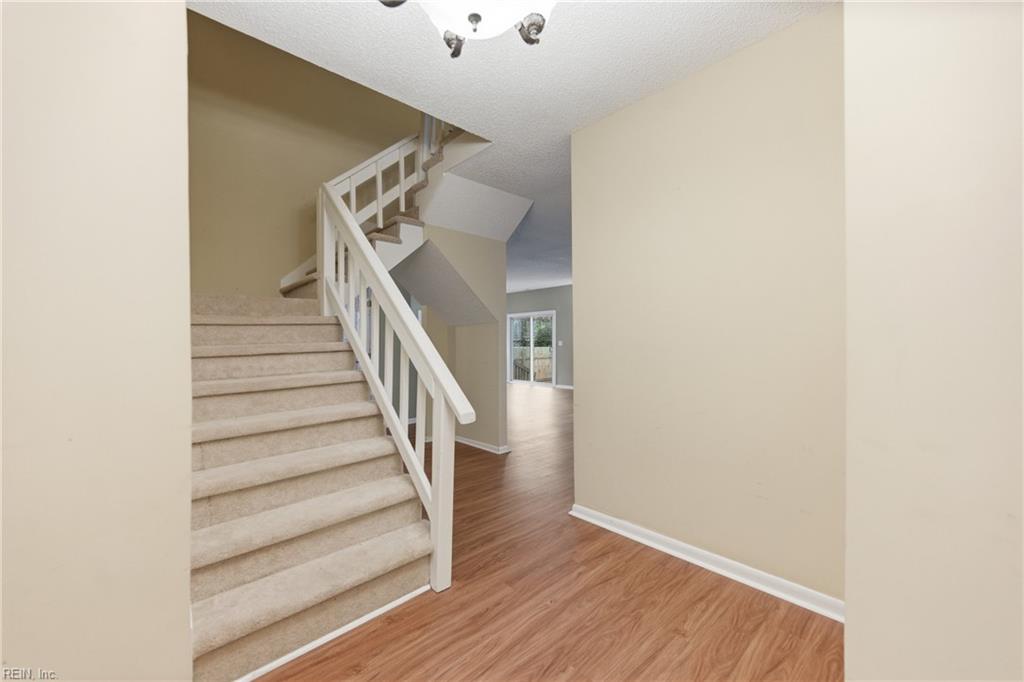 2218 Vicker Ave Property Photo 5